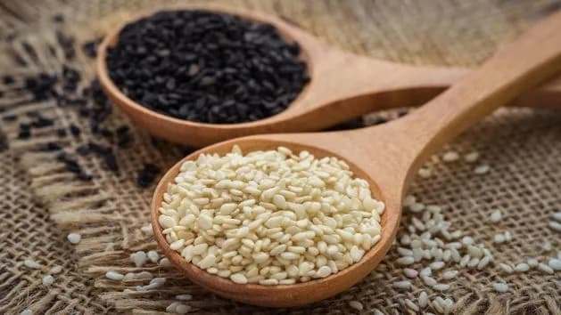 Ile kalorii mają sezamki? Wartość odżywcza i wpływ na dietę