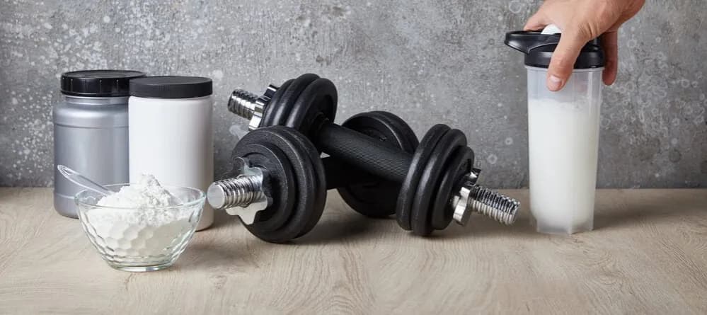 Jak zrobić shake proteinowy, który zaspokoi głód i doda energii