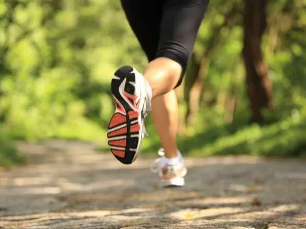 Bieganie – jakie korzyści zdrowotne i psychiczne przynosi regularny trening?