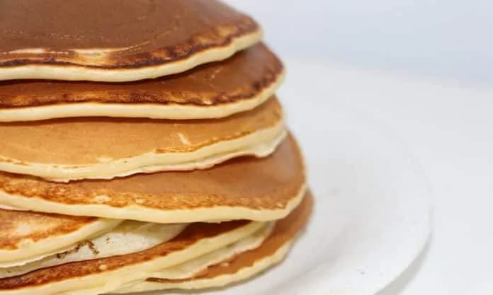 Jaka mąka do fit naleśników sprawdzi się najlepiej? Porównanie i przepisy